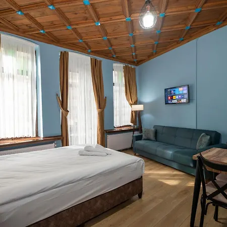 Taksimantiqueotel Otel 2*