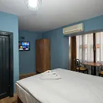 Taksimantiqueotel فندق