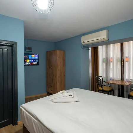 Taksimantiqueotel ホテル