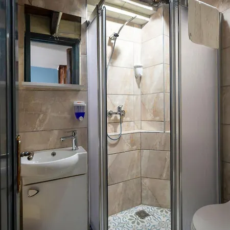 Taksimantiqueotel 2*