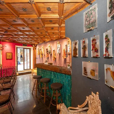 Taksimantiqueotel 2*