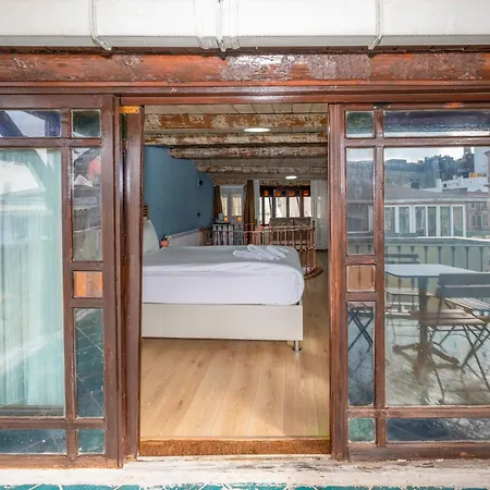 호텔 Taksimantiqueotel 2*