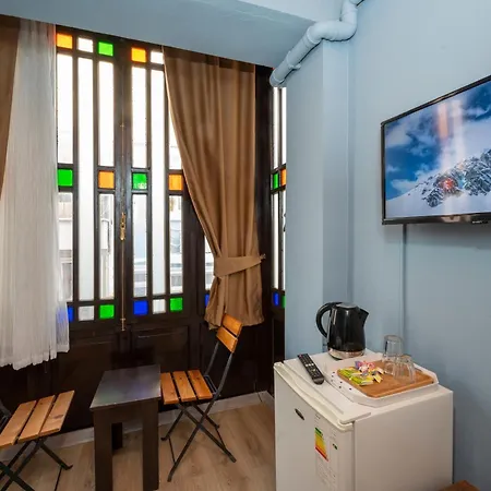 Taksimantiqueotel فندق