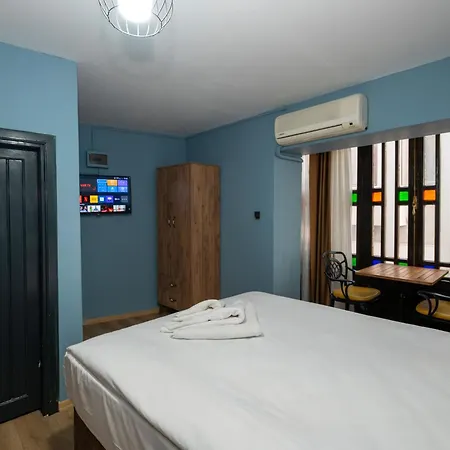 מלון Taksimantiqueotel 2*