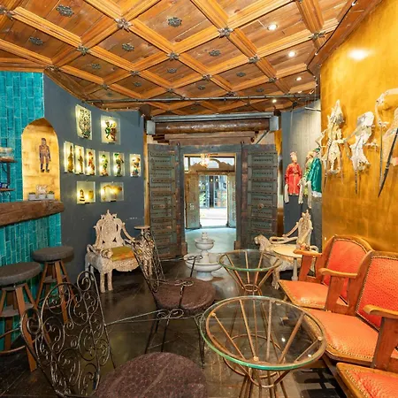 Taksimantiqueotel מלון 2*