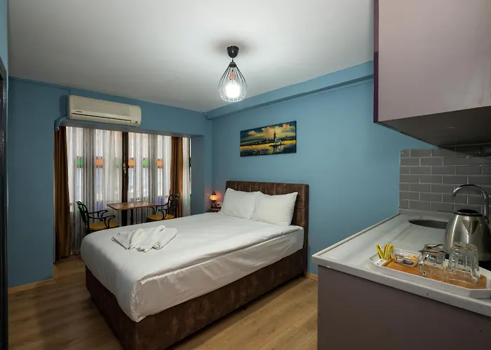 Taksimantiqueotel ホテル 2*