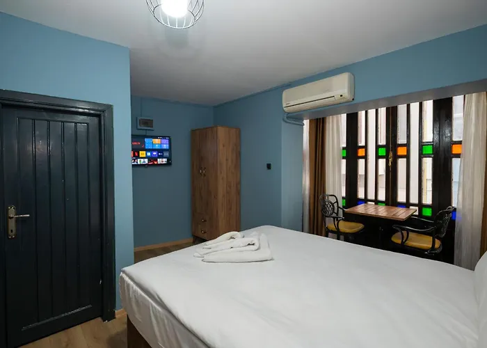ホテル Taksimantiqueotel 2*