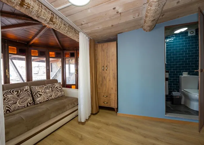 ホテル Taksimantiqueotel