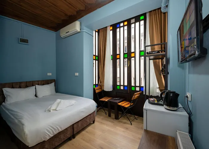 Taksimantiqueotel 2*