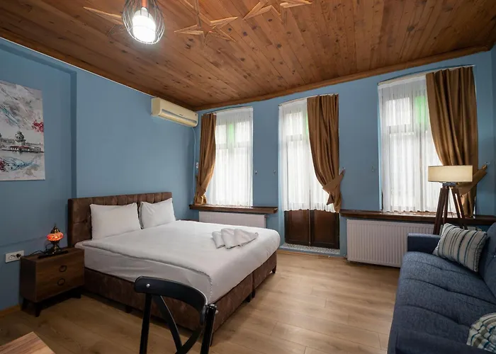 Taksimantiqueotel ホテル 2*